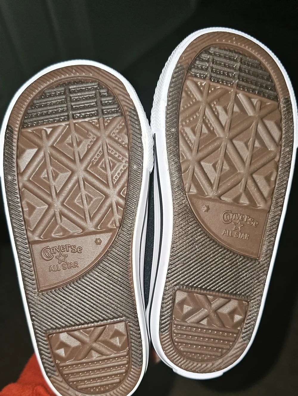 Size 8 Converse Kids Black and White Canvas Low-Top Sneakers *NEW* Never Worn
